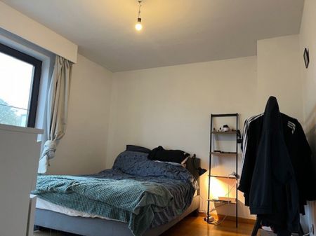 Penthouse in hartje Brasschaat met ondergrondse autostaanplaats en 2 ruime terrassen! - Foto 2