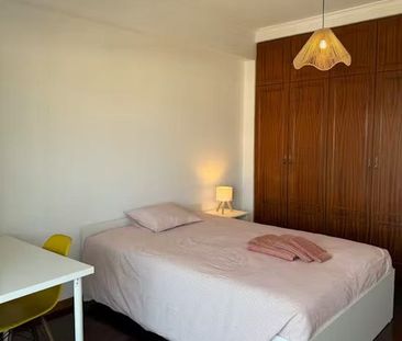 Avenida 25 de Abril de 1974, Almada, Setúbal Municipality 2800 - Photo 4