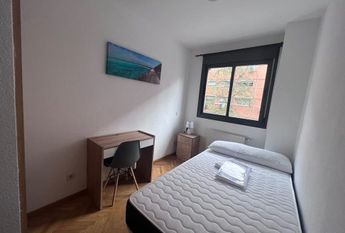 Calle Ladera de los Almendros, Madrid, Community of Madrid 28032