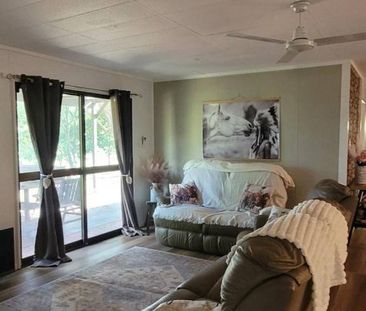 4 Bedroom Renovated and Furnished Home! - Photo 1