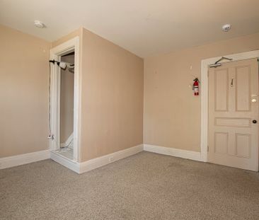Frontenac Street Apartments - Photo 3