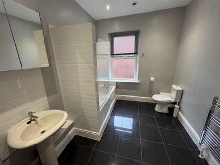 2 bedroom terraced house to rent - Photo 4