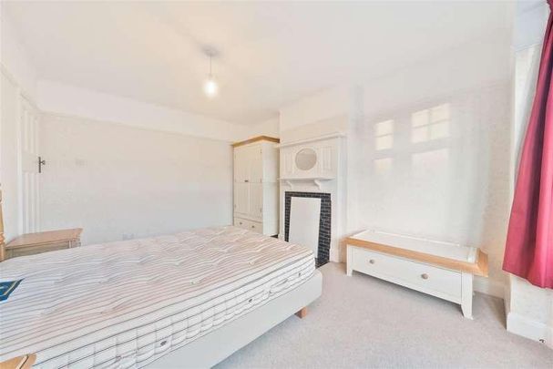 Meadow Close, London, SW20 - Photo 1