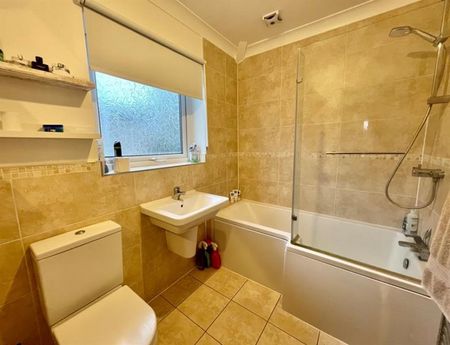 3 Bedroom Semi Detached To Let - Photo 4