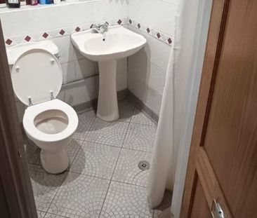 6 bedroom terraced house to rent - Photo 4