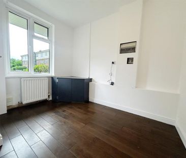 3 Bedroom Terraced To Let - Photo 3