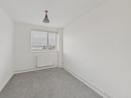 3 bedroom apartment to rent - Photo 4