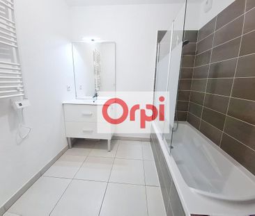 Location Appartement 3 pièces 67m² ST LAURENT DU VAR 06700 - Photo 2