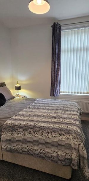 1 bedroom in a house share to rent - Photo 2