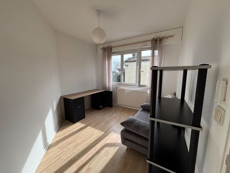 Location Appartement 3 pièces 67m² - Photo 4