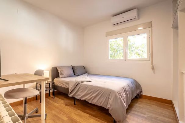 Carrer de Sant Joan de Déu, Valencia, Valencian Community 46011 - Photo 1