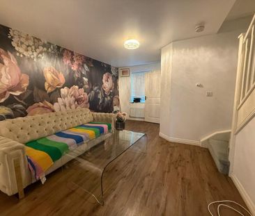 3 bedroom terraced house to rent - Photo 1