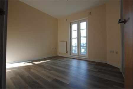 Kingfisher Drive, Kent, London - Photo 2