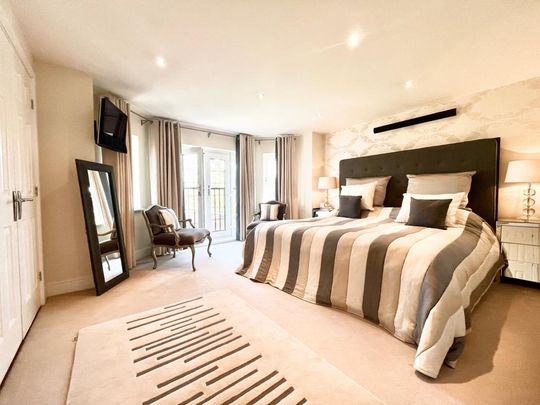 5 bedroom detached house to rent - Photo 1