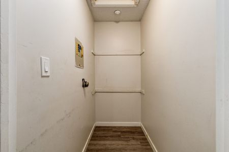 Renovated Suite - 1 Bedroom - Photo 5