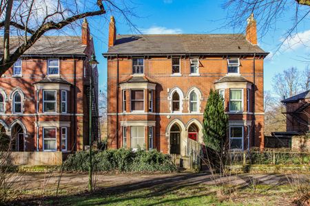 Waterloo Crescent, NG7 - Photo 2