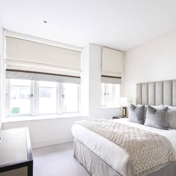 2 bedroom conversion flat with 1 reception and 2 bathrooms in Mayfair, W1K - Photo 1