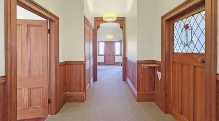 CITY CENTRE - 4 BEDROOMS - Photo 5