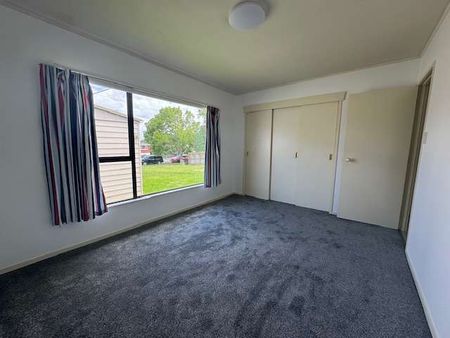 Charming 2-Bedroom Home on Beach Road - Photo 2