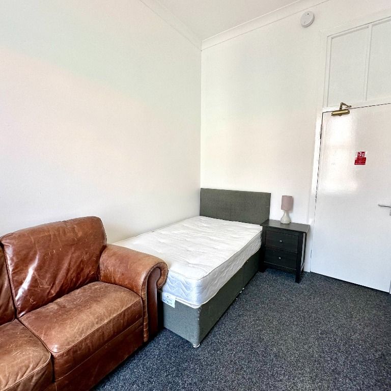 West Princes Street, Woodlands, Glasgow, G4 9BS - Photo 1