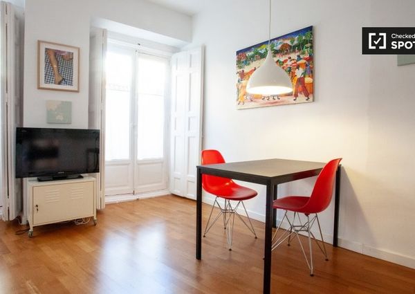 Calle del Escorial, Madrid, Community of Madrid 28004