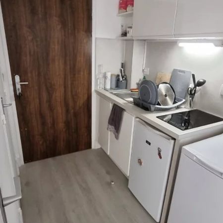 Studio vide avec Parking et Balcon PROCHE FACS - Photo 3