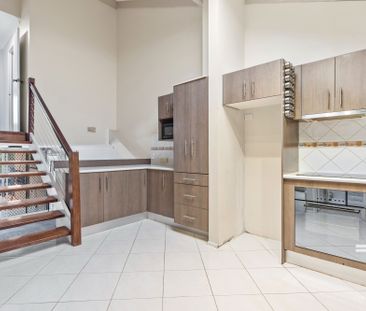 Tri-level Home in a Prime Position - Photo 5