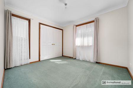 Sought-After Laffing Waters Estate - Photo 5