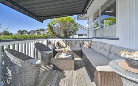 Havelock North - 3 Bedrooms - Photo 2