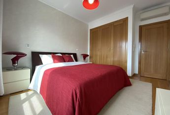 4 Bedroom Apartment with parking, Telheiras, Lisboa