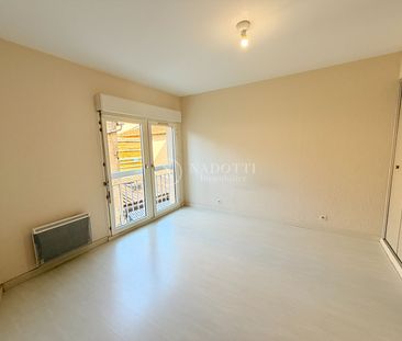 Location Appartement 3 pièces 83m² - Photo 3