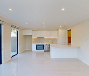 1/97 Blackburn Road Mount Waverley VIC - Photo 3