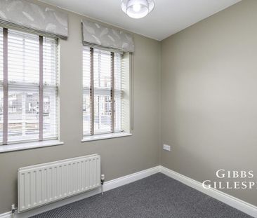 4 bedroom terraced house to rent - Photo 3