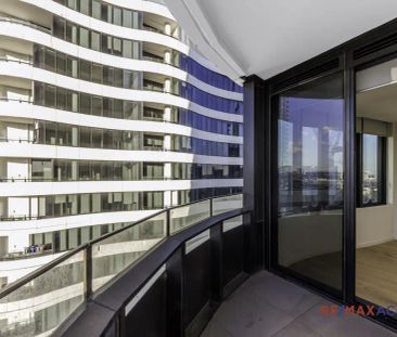 “Stunning Apartment with Spectacular Views” - Photo 2