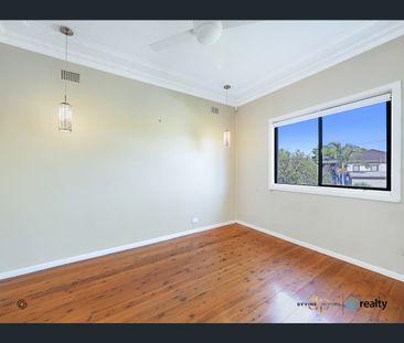 4 Gordon Crescent, Lake Heights, NSW 2502 - Photo 4