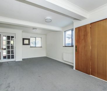 4 bedroom detached house to rent - Photo 2