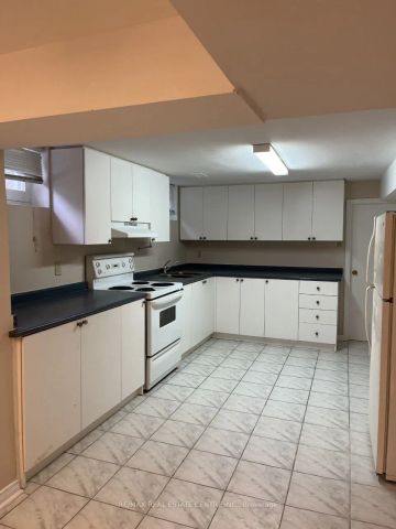 Detached Home For Lease | W9074863 - Photo 5