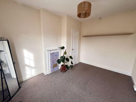 2 bedroom semi-detached house to rent - Photo 3