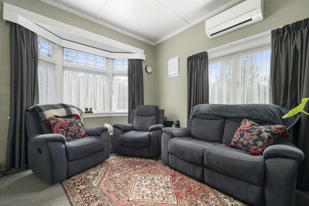 Charming, cosy & convenient! - Photo 1