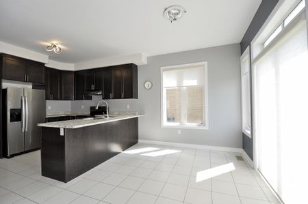 For Lease - 486 Thompson Street, Woodstock, Ontario - Photo 3