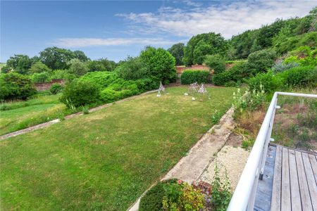 5 bedroom detached house to rent - Photo 3