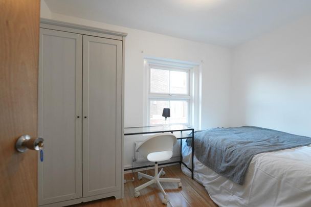 4 bedroom flat share to rent - Photo 1