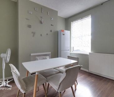 3 bedroom terraced house to rent - Photo 4