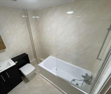 Bedroom - Central Luton - Juliette Balcony - Unfurnished, LU2 - Photo 5