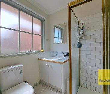 BEAUTIFULLY PRESENTED 4 BEDROOM HOME! - Photo 6