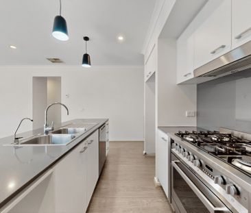 The Ideal Blend of Style, Space and Location - Photo 2