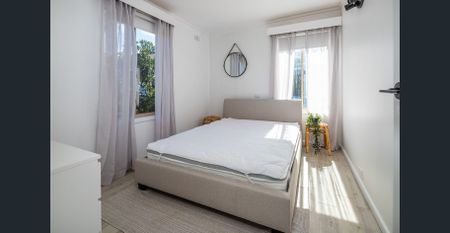 Coastal Living at Its Best - Photo 4