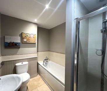 35 West Strand Avenue, Portrush, BT56 8FD - Photo 4