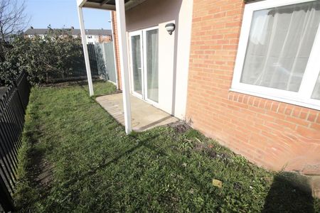 Dedworth Road, Windsor - Photo 5