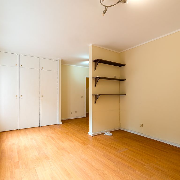 Apartamento T2 sem móveis inserido em condomínio em S. João Estoril - Photo 1